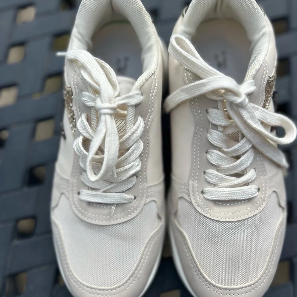 Vintage Havanna Run Women’s Cream and Gold Star Sneakers - Picture 5 of 13